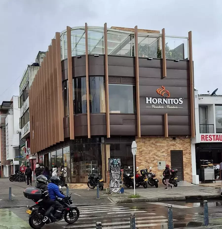 Construcción edificio Hornitos
